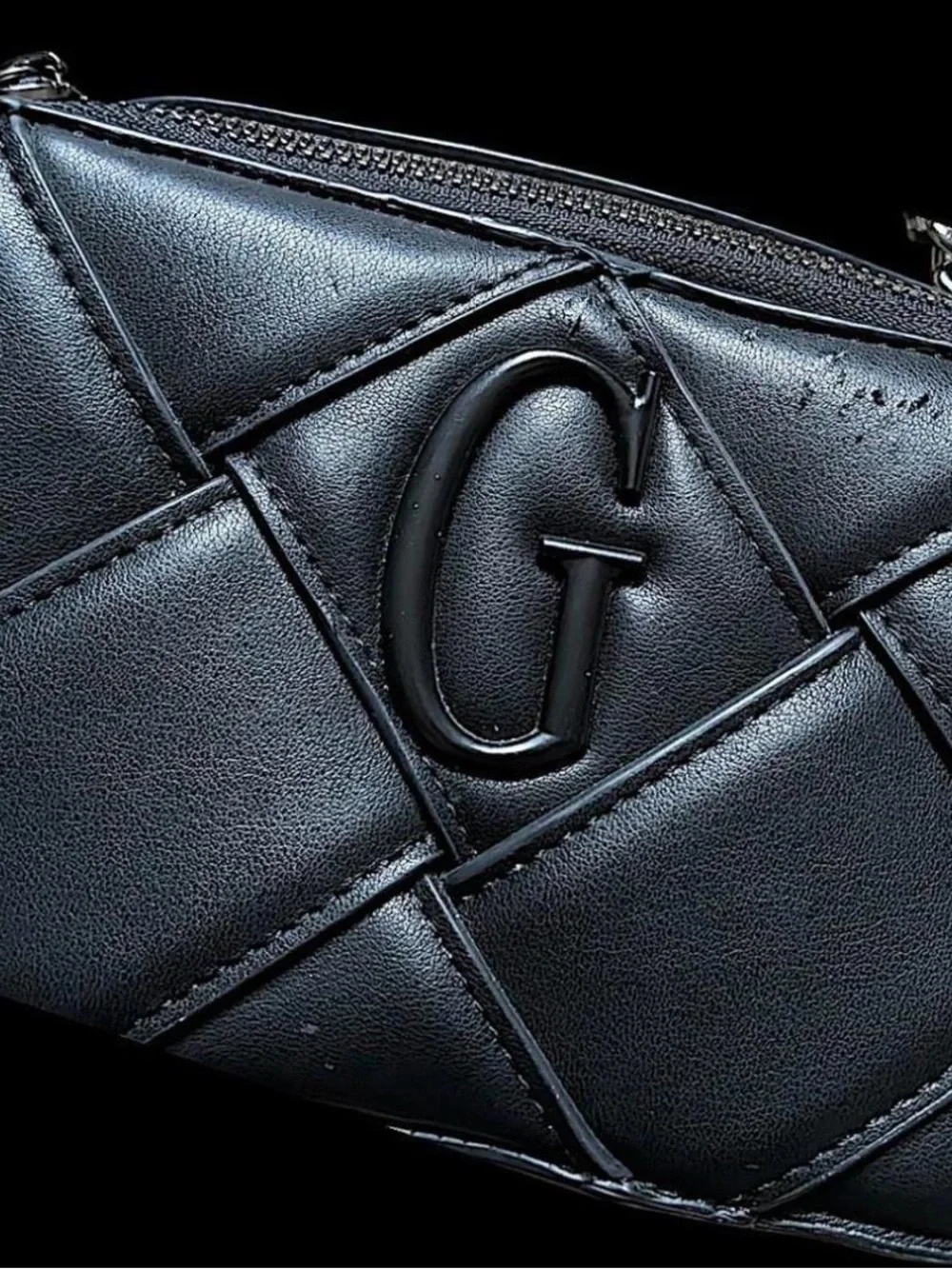 Quilted Guess Black Crossbody Bag with Chain Strap